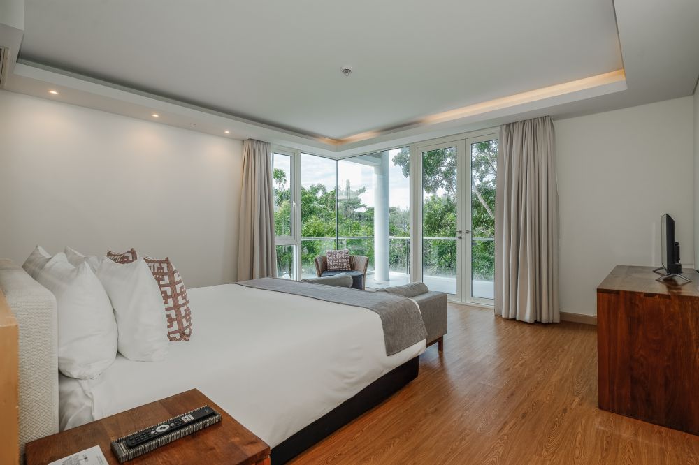 3 Bedroom Penthouse Pool Suite with Kitchen, Splash Beach Resort Maikhao Phuket 5*