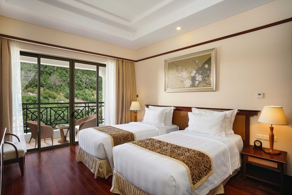 Deluxe Junior Suite Hill, Vinpearl Resort Nha Trang 5*