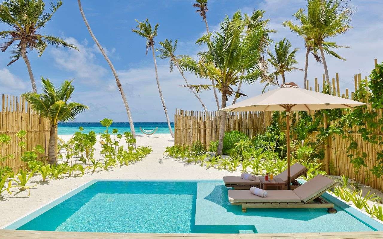 Pool Beach Villa Sunset, Fushifaru Maldives 5*