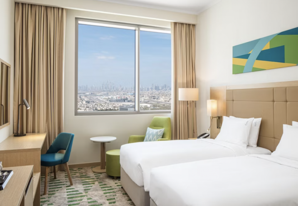 Standard Room, Holiday Inn And Suites Dubai Science Park 4*