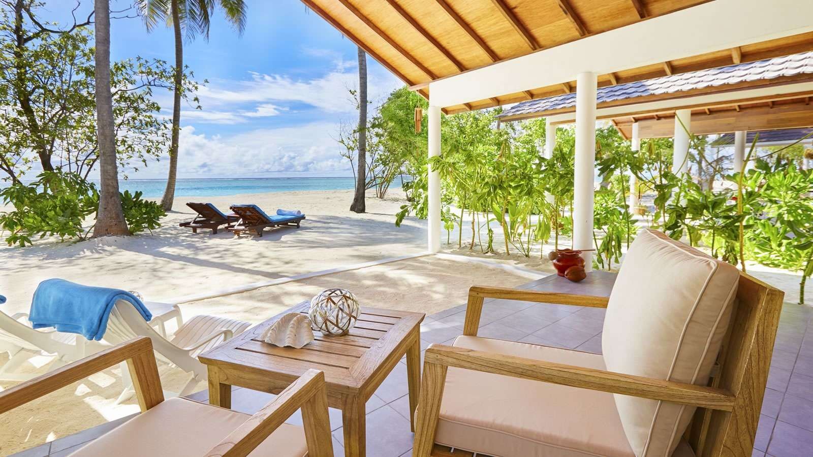 Sunset Beach Bungalow, Innahura Maldives Resort 4*