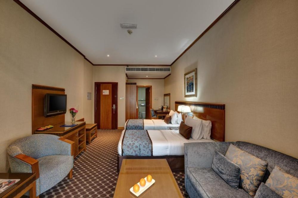 Deluxe Room, Golden Tulip Al Barsha Hotel 4*