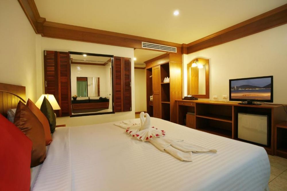Deluxe Room, Jiraporn Hill Resort Patong 3*