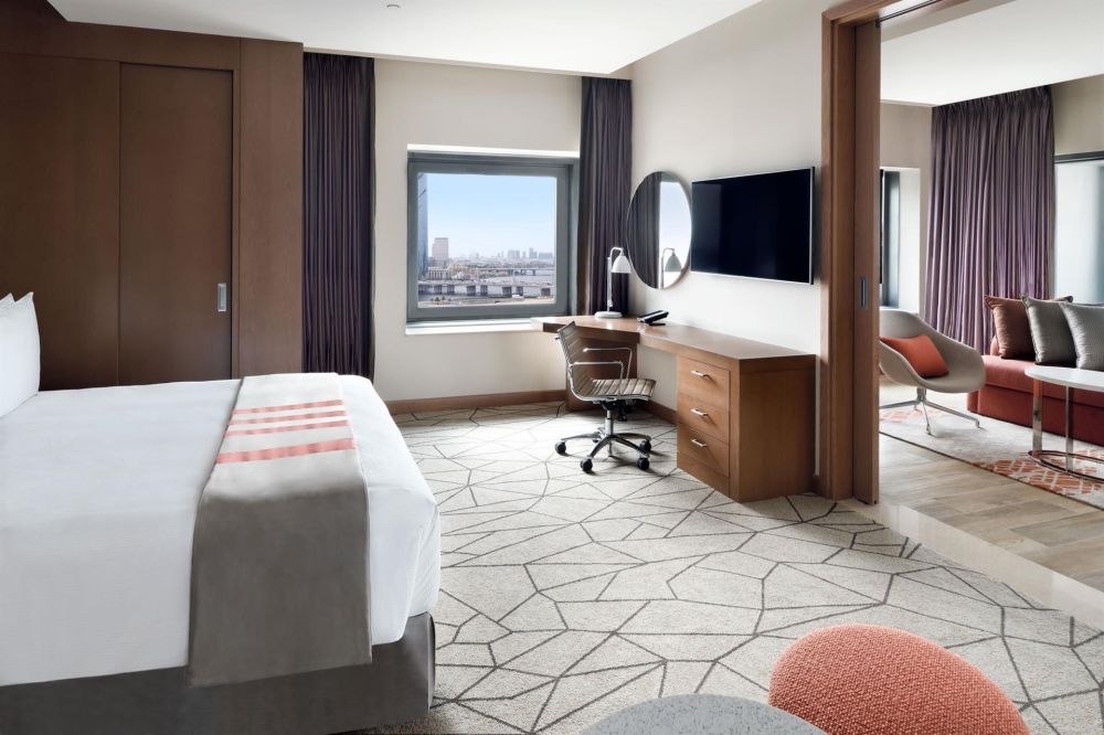 One Bedroom Suite, Holiday Inn Dubai Festival City 4*