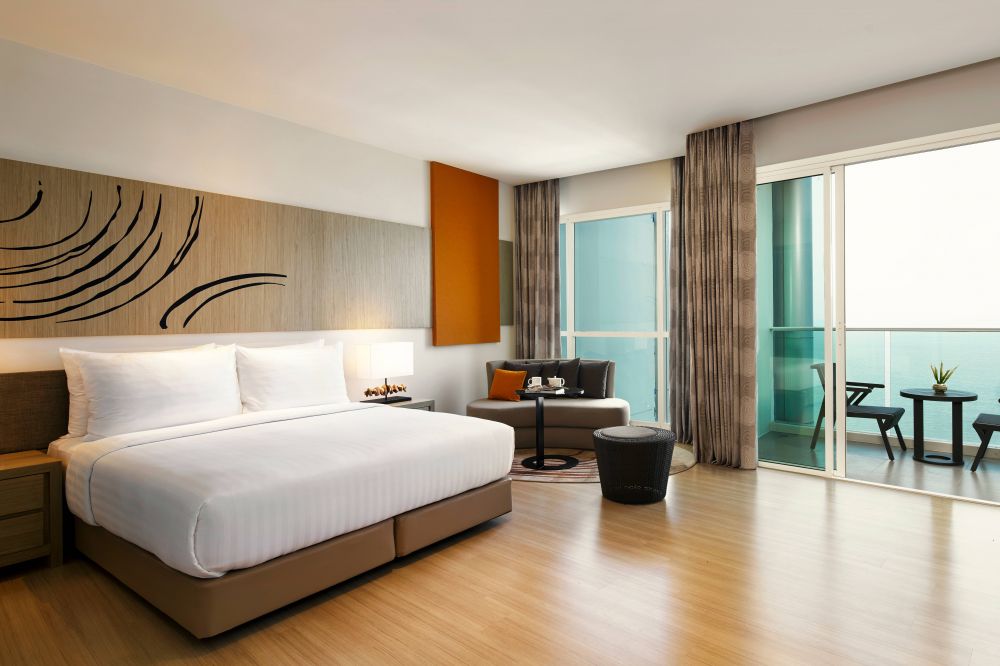 Junior Suite SV (Club Benefits), Movenpick Siam Hotel Na Jomtien Pattaya 5*