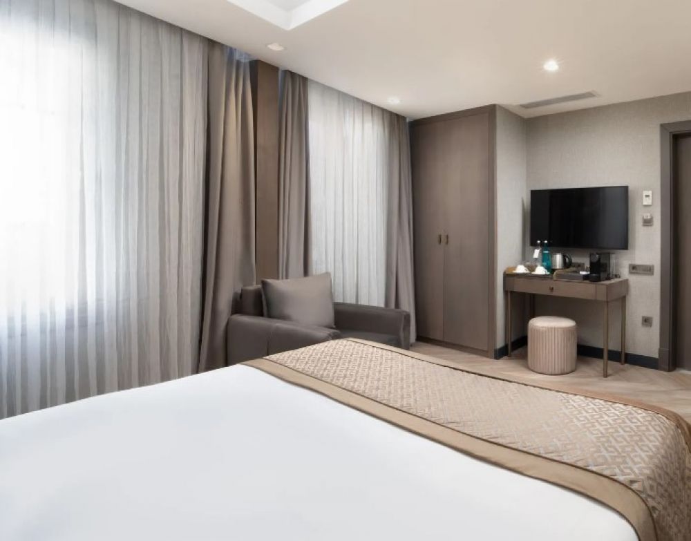 Srreet View Room, Mula Hotel 5*
