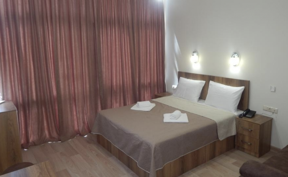 DELUXE DOUBLE ROOM WITH 1 BED + EXTRA BED, Belugo 4*