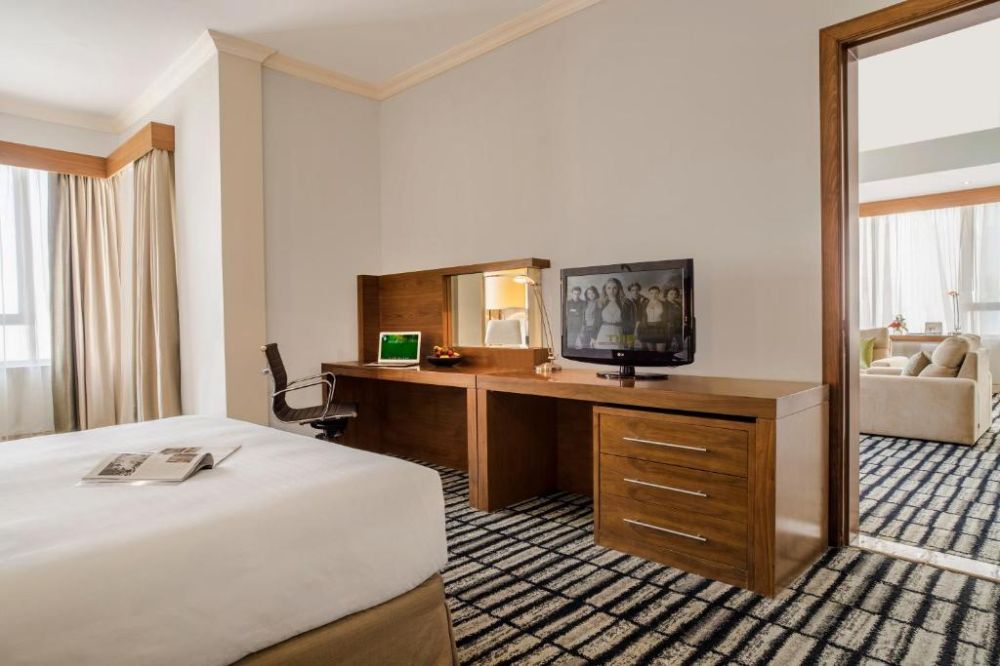 One Bedroom Suite With Balcony, Jumeira Rotana 4*