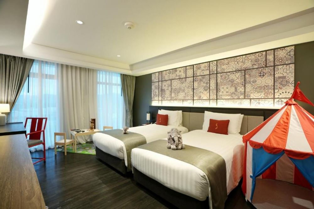 Two Bedroom Family, Ramada Plaza By Wyndham Chao Fah 5*