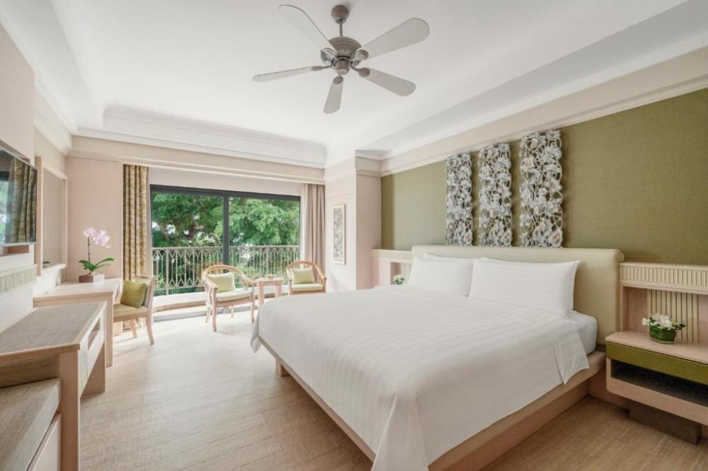 Superior Hill View Room, Shangri-La's Rasa Sentosa Resort & Spa 5*