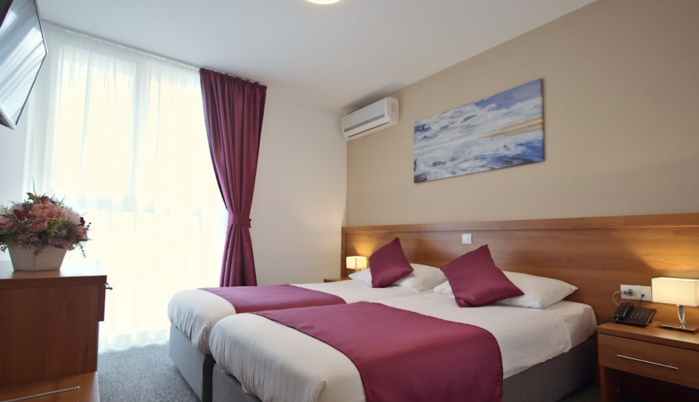 Standard Double or Twin Room Annex with Sea View, Komodor Annex 3*