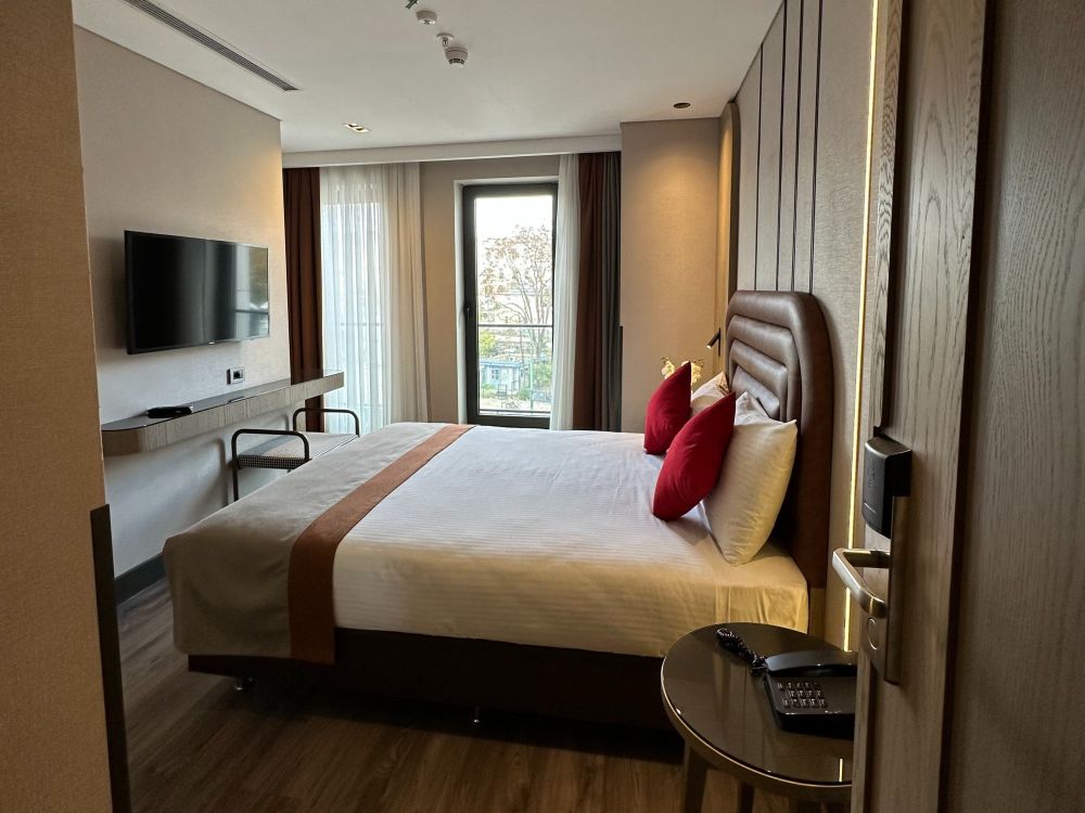 Standard, Edition Old City Hotel 4*