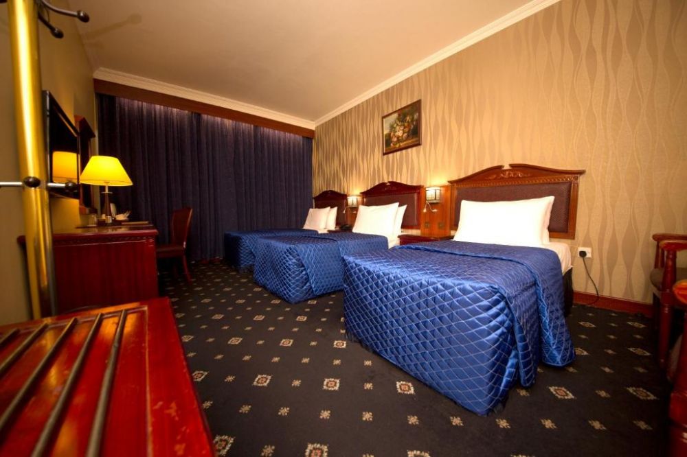 Deluxe Room, Mount Royal Hotel 2*