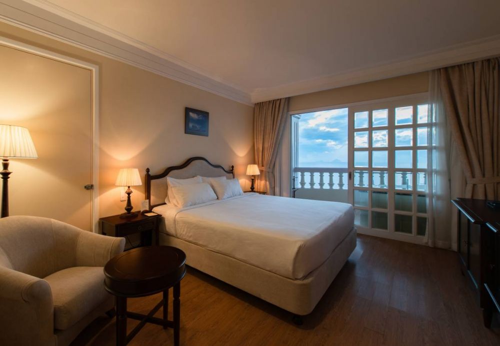 Grand Deluxe Ocean, Sunrise Nha Trang Beach Hotel & Spa 5*