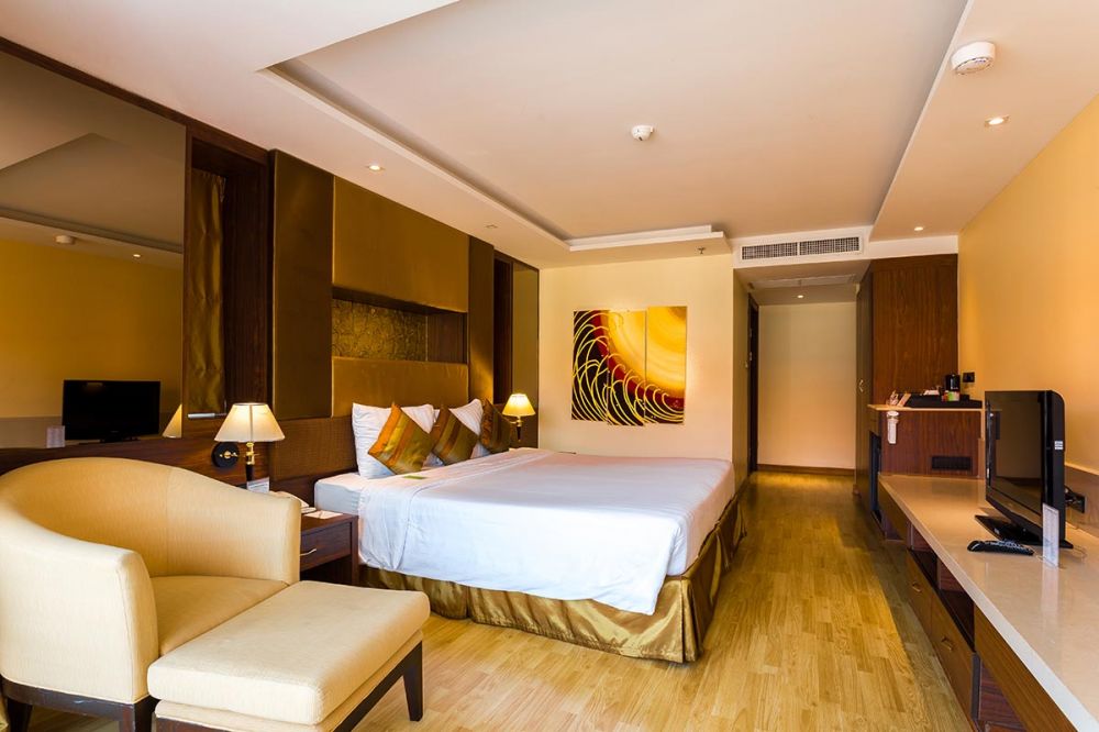 Superior Balcony Room, Nova Gold Pattaya 4*