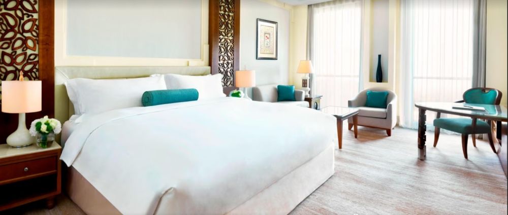 Deluxe Mountain/ Pool/ Sea View Room, Al Bustan Palace Ritz Carlton Hotel 5*