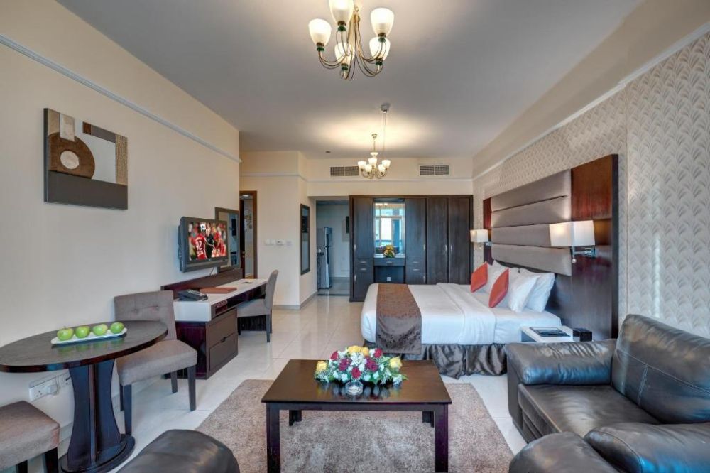 Studio Apartments, Emirates Grand Hotel 4*