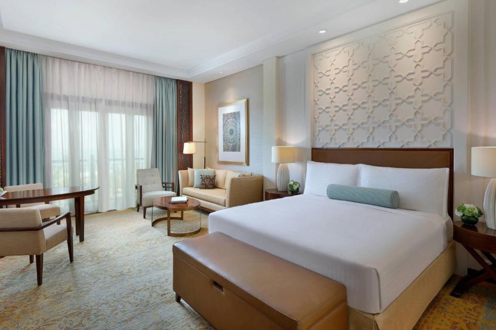 Family Room, The Ritz Carlton Dubai Jumeirah 5*