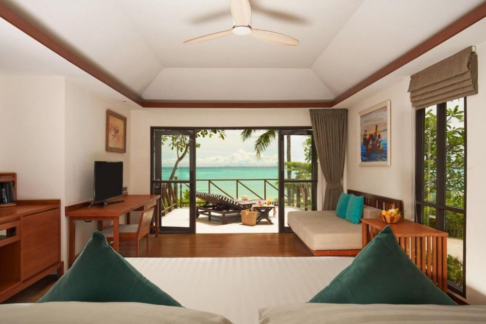 Beachfront Junior Suite, Saii Phi Phi Island Village (ex. Phi Phi Island Village Beach Resort) 4+