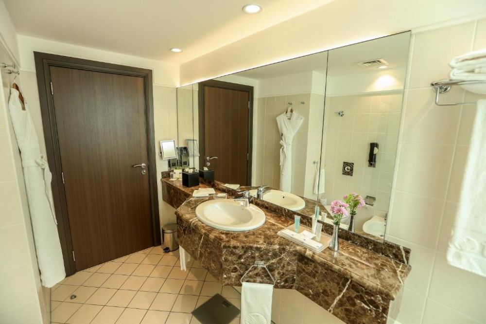 One Bedroom Apartment, Al Maha Arjaan Abu Dhabi 4*