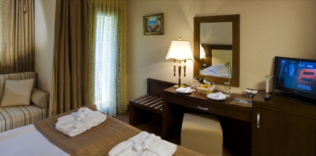 Club Standard Room, Latanya Park Resort Hotel 4*