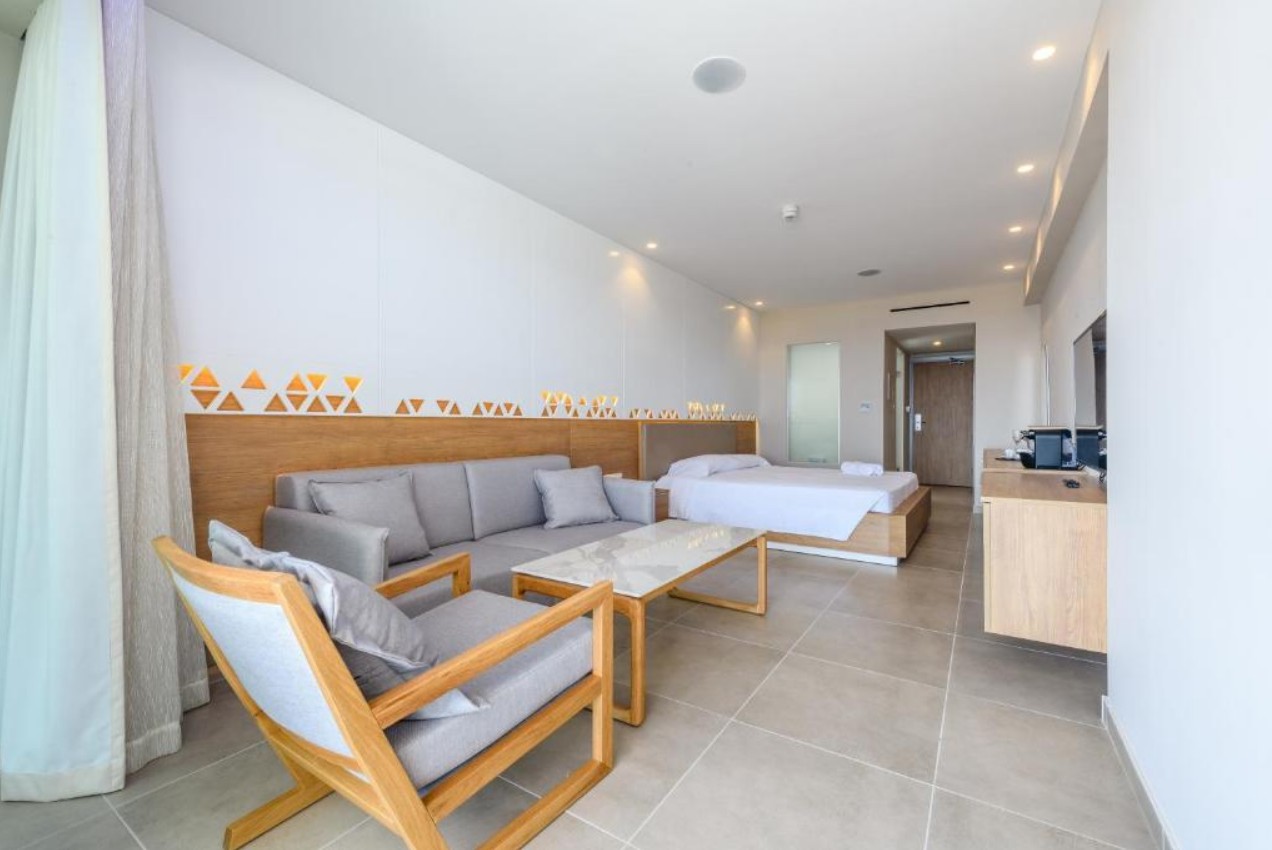 Penthouse Junior Suite, Seasons Hotel - Adults Only 14+ 4*