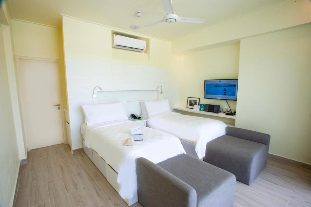 Three-Bedroom Beach Pool Villa, Holiday Inn Resort Kandooma 4*