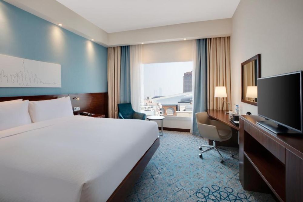 Guest Room Queen, Hampton by Hilton Dubai Al Barsha 3*
