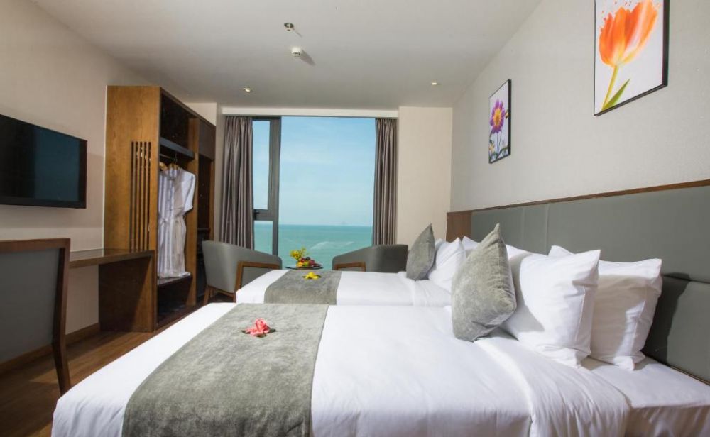 Deluxe City View/Ocean View, DTX Hotel Nha Trang 4*