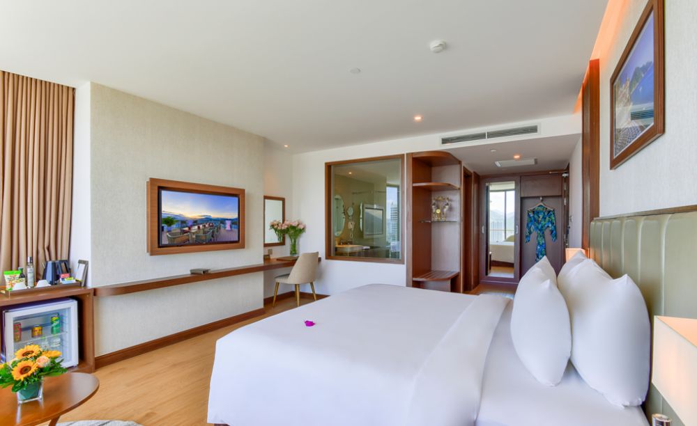 Grand Deluxe Balcony Partial Sea View, Regalia Gold Hotel Nha Trang 5*