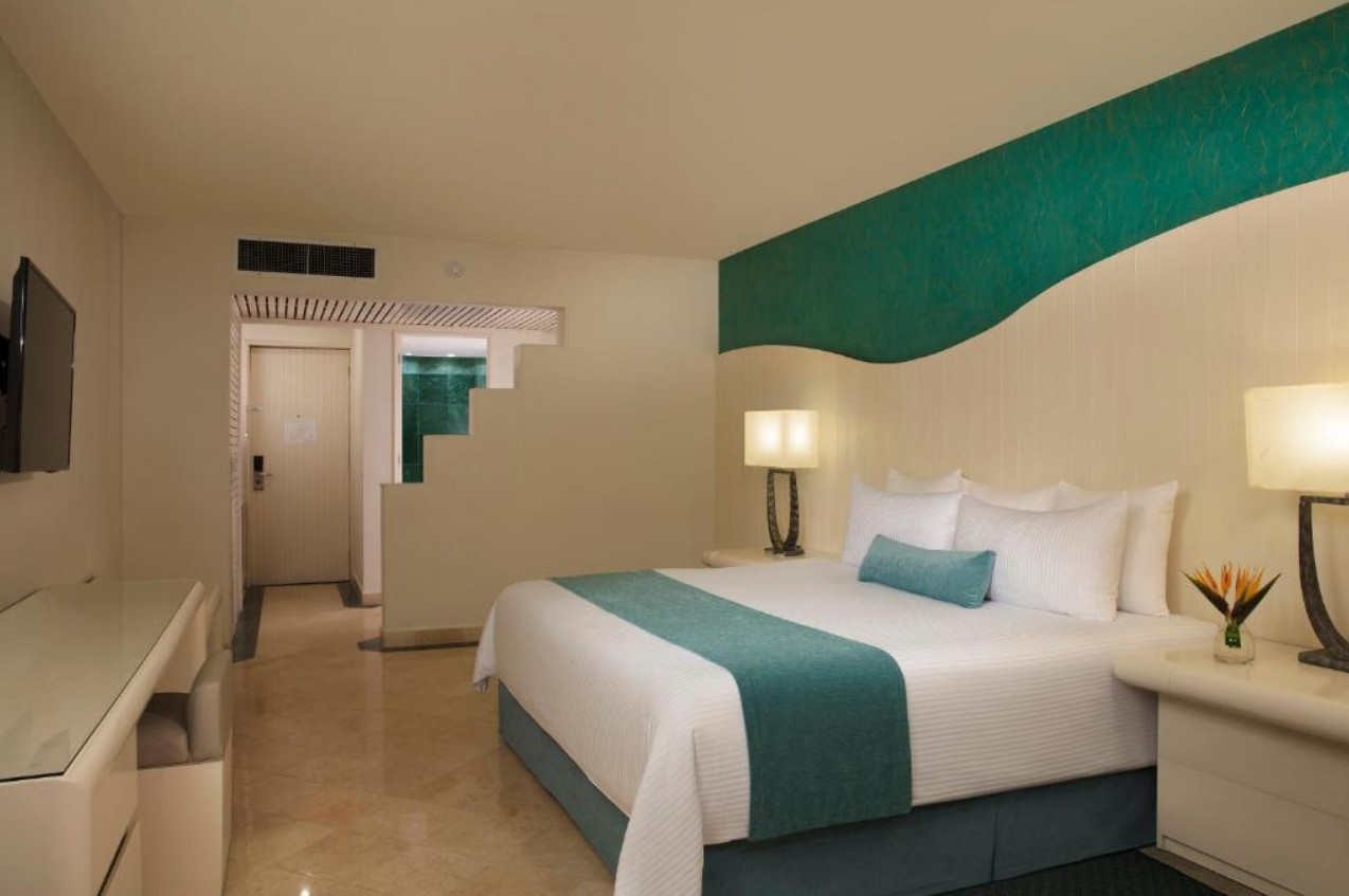 Deluxe Partial OV, Now Emerald Cancun Resort & Spa 5*
