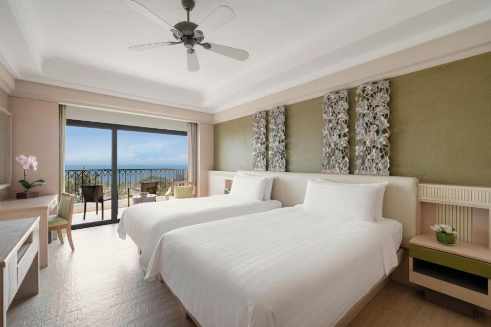 Deluxe Sea View Room, Shangri-La's Rasa Sentosa Resort & Spa 5*