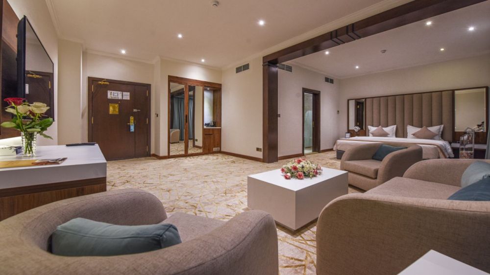 Executive Suite, Madareem Crown Hotel 4*
