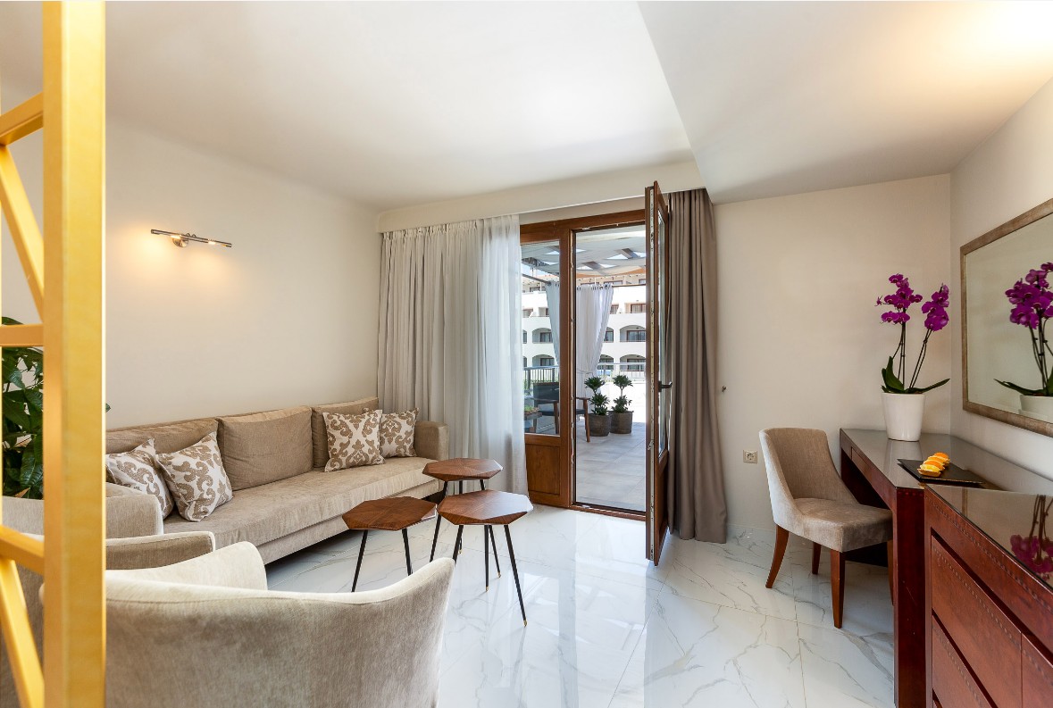 Premium Suite With Jacuzzi, Theartemis Palace 4*