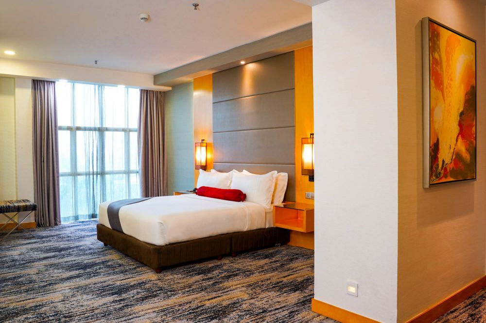 Waterfront Premier King Suite (River View), The Waterfront Hotel Kuching 3*