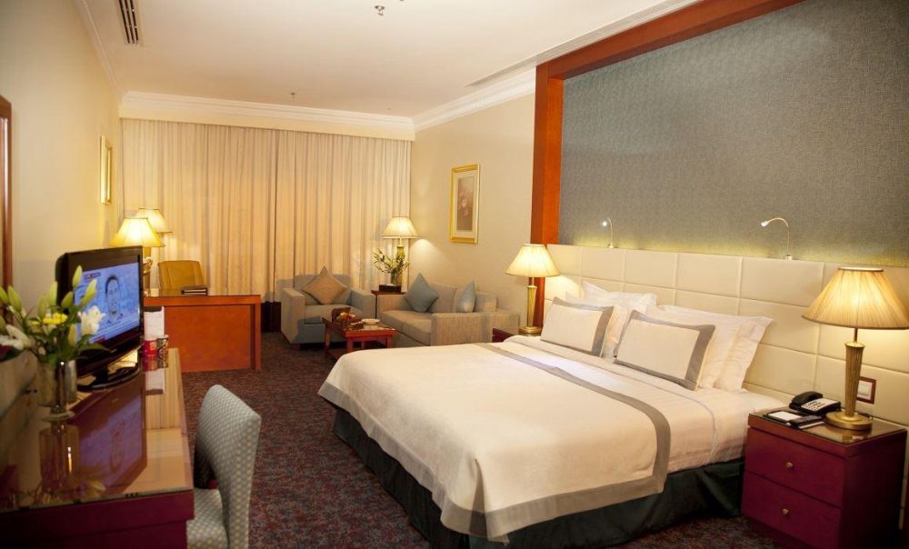Deluxe Room, Grand Excelsior Hotel Al Barsha 4*