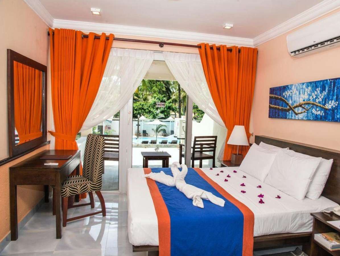 Standard, Paradise Beach Hotel Negombo 3*