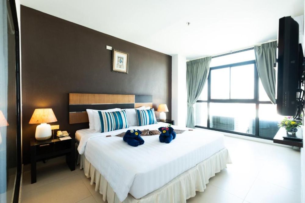 Junior Suite Room, Vogue Pattaya Hotel 3*