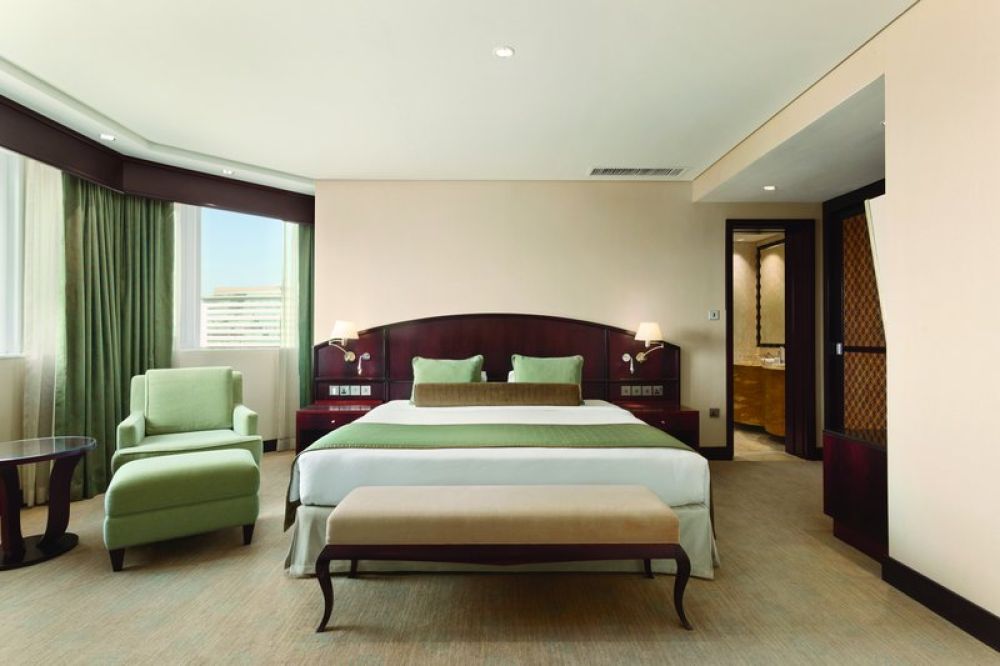 Deluxe suite, Crowne Plaza Dubai Jumeirah (ex. Ramada By Wyndham Jumeirah Hotel) 5*