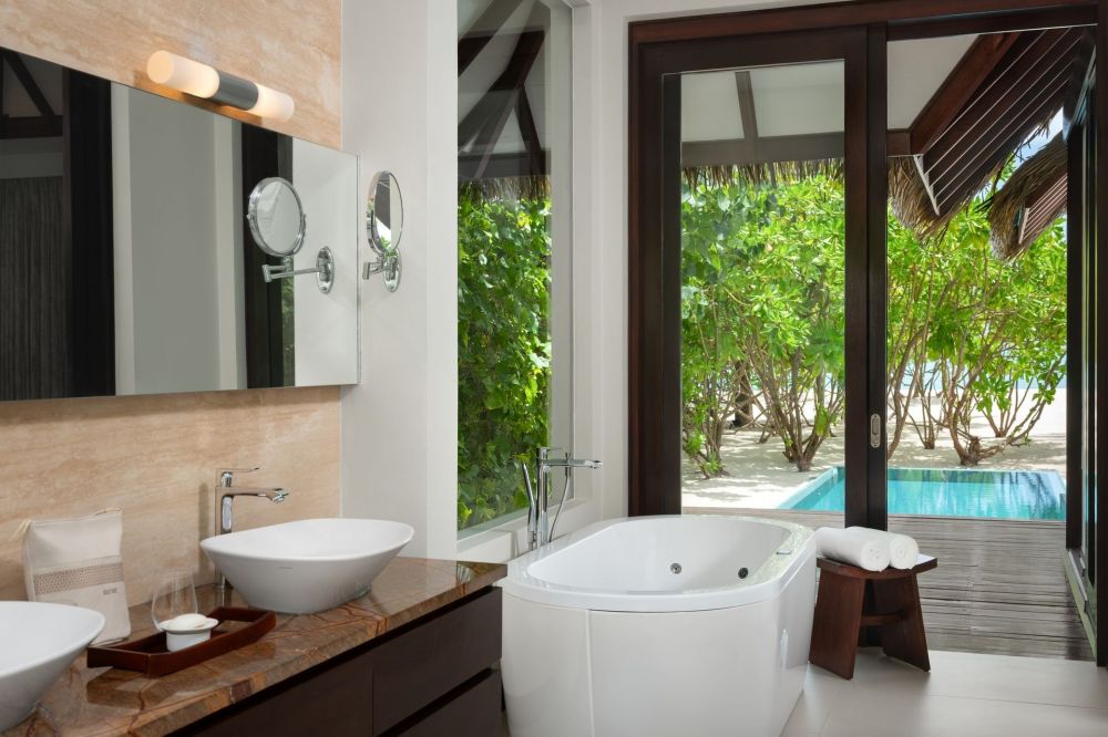 Two Bedroom Family Pool Beach Villa, Heritance Aarah 5*