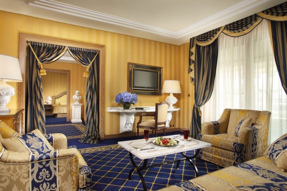 Suite, Royal Olympic Hotel 5*