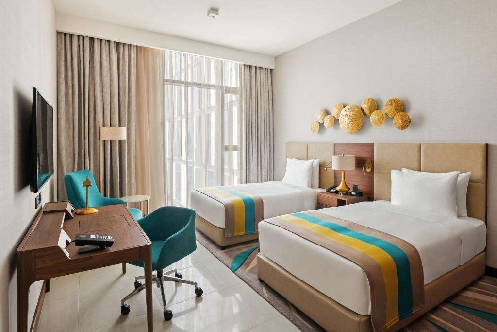 Deluxe Room, Holiday Inn Dubai Al Maktoum Airport 4*