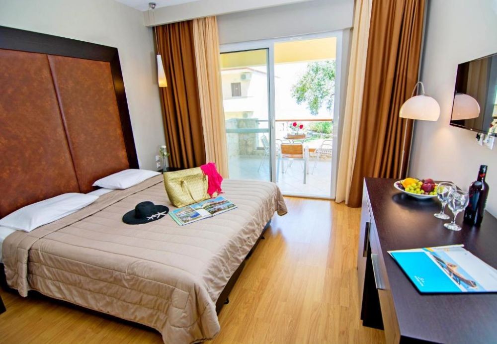 Superior Double Room, Blue Bay 4*