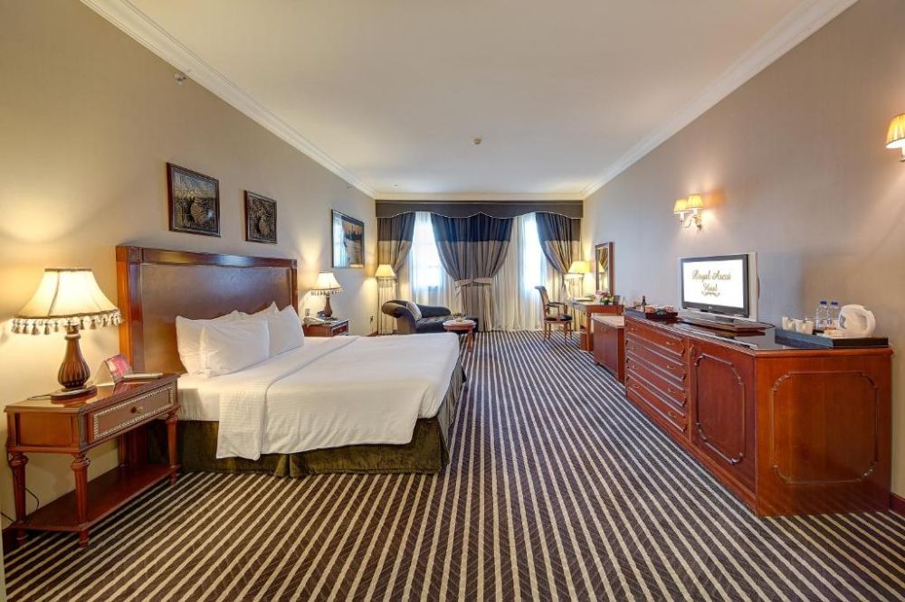 Premier Deluxe, Royal Ascot Hotel 4*