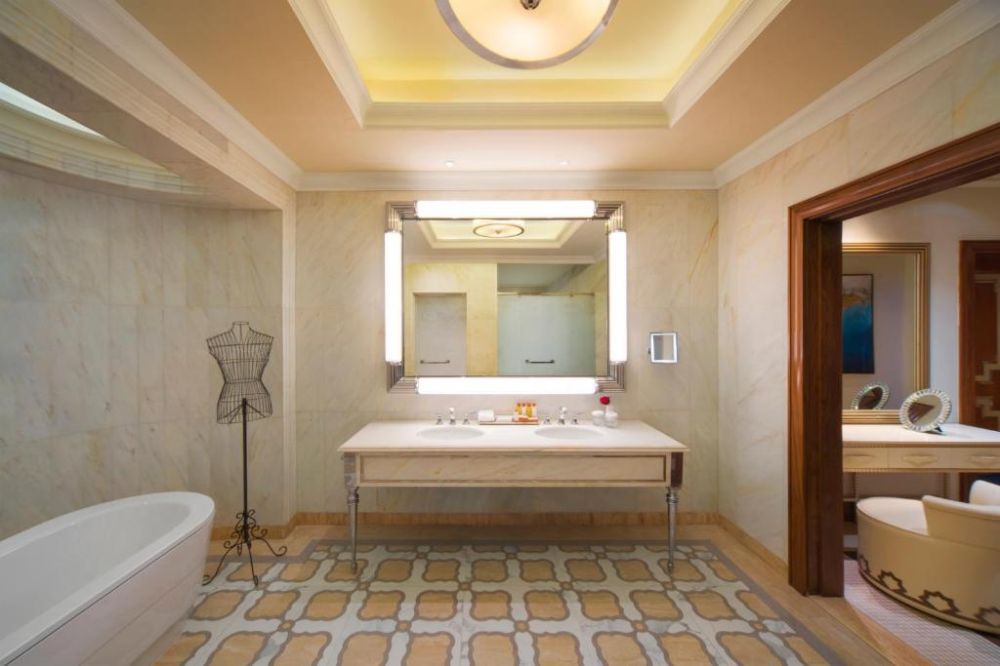 King Tower Suite With Sea View, Waldorf Astoria Ras Al Khaimah 5*