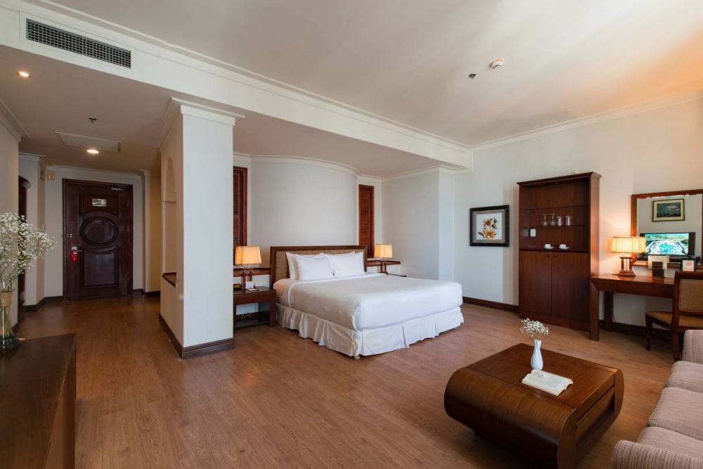 Premium Deluxe Ocean, Sunrise Nha Trang Beach Hotel & Spa 5*