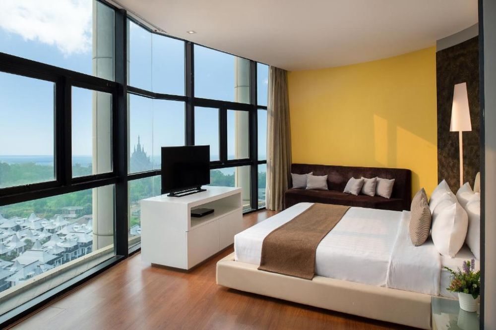 1-Bedroom Wow Suite, The Zign Hotel 5*