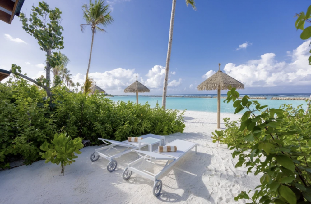 Beach Villa, Joy Island Maldives 5*