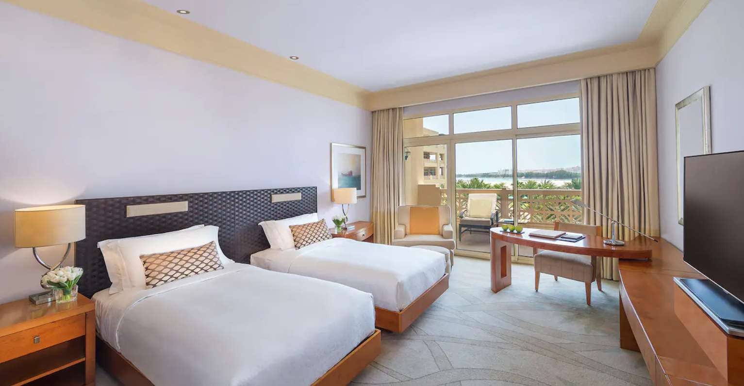 Grand Club Room, Grand Hyatt Doha Hotel & Villas 5*
