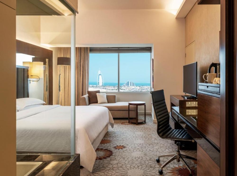 Club Room, Sheraton Dubai Mall of the Emirates 5*